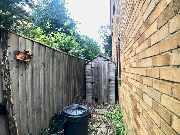 1 Bedroom Terraced House To Rent In Botwell Common Road, Hayes UB3