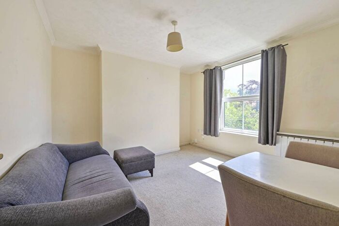 1 Bedroom Flat To Rent In Kingston Road, Wimbledon, London, SW19