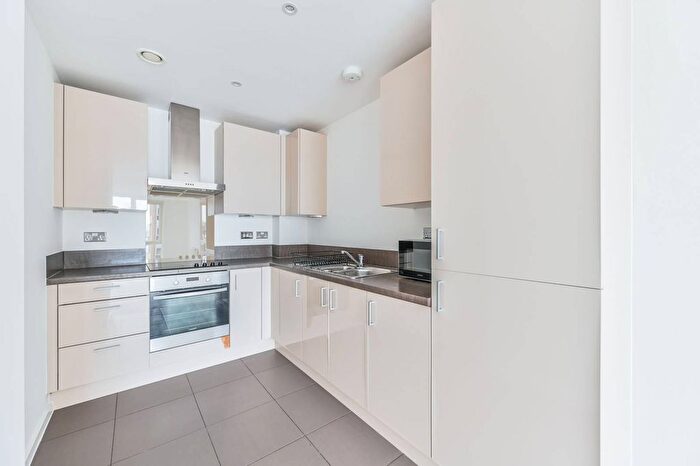 1 Bedroom Flat To Rent In Battersea Reach, Wandsworth Town, London, SW18