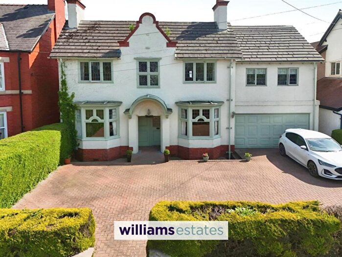 6 Bedroom Detached House For Sale In Ruthin Road, Mold, CH7