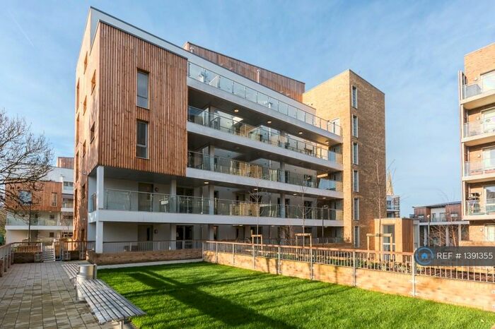 2 Bedroom Flat To Rent In Trent House, Maidenhead, SL6