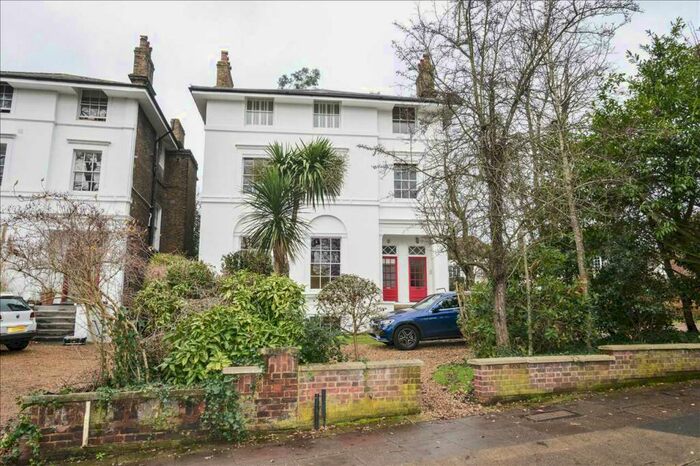 2 Bedroom Apartment To Rent In Lee Park, London, SE3