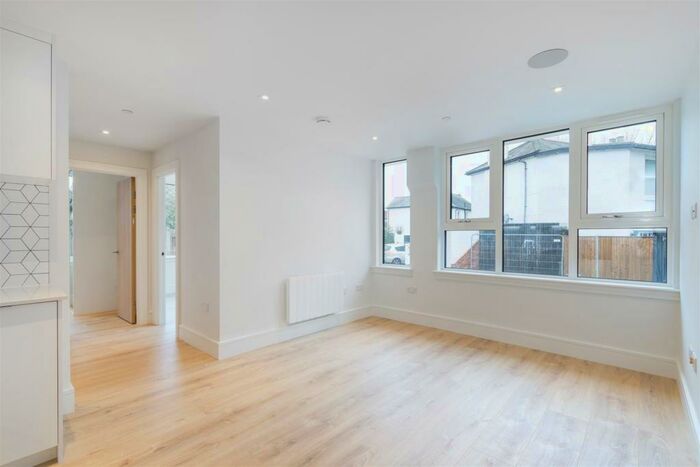 Studio To Rent In Queens Road, Weybridge, KT13