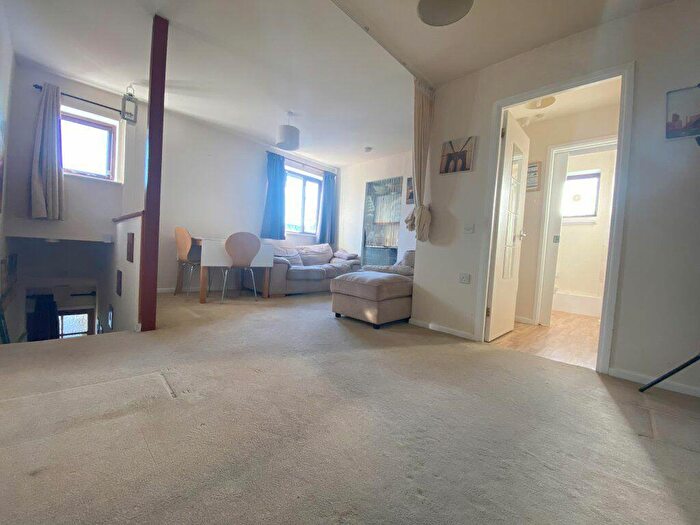 Studio To Rent In Windsor Meadows, SL1