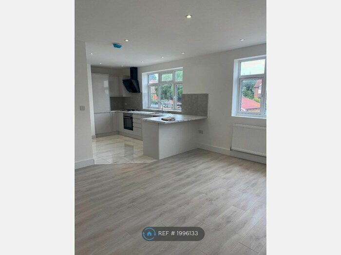 2 Bedroom Flat To Rent In A Mogden Lane, Isleworth, TW7