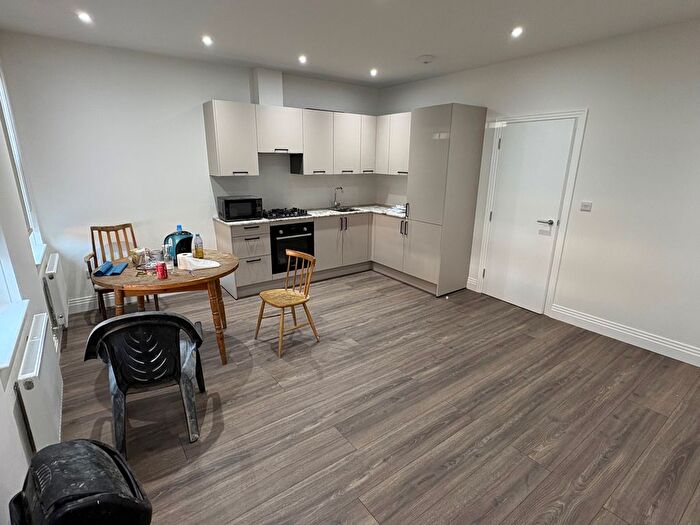 1 Bedroom Flat To Rent In Golders Green Road, Golders Green, NW11