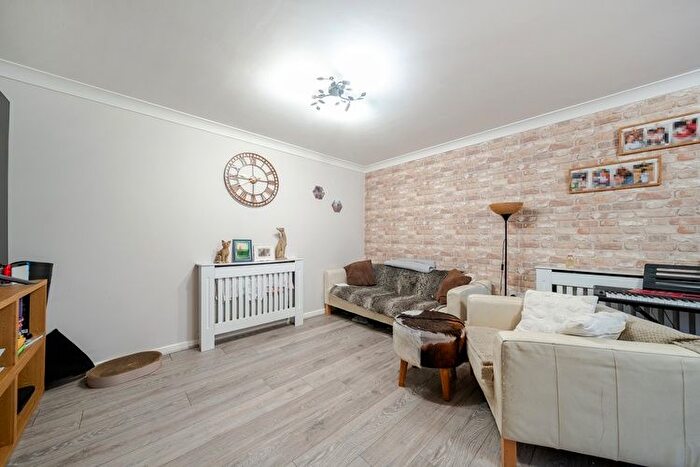 2 Bedroom Flat For Sale In Tallow Close, Dagenham, London, RM9