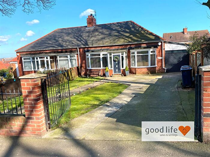 2 Bedroom Detached Bungalow For Sale In Hylton Bank, South Hylton, Sunderland, SR4