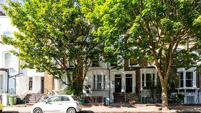 3 Bedroom Flat For Sale In Grosvenor Avenue, London, N5