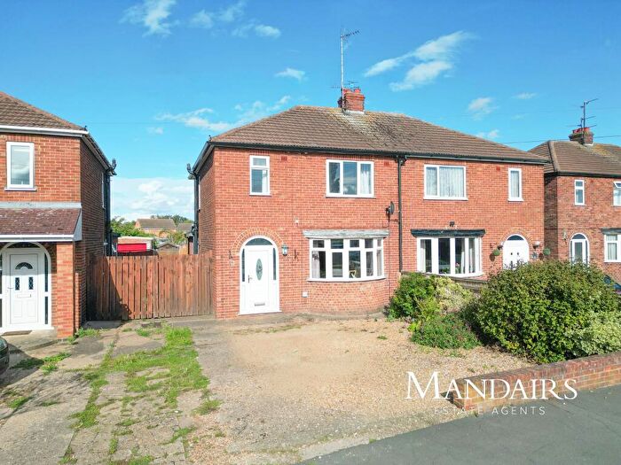 3 Bedroom Semi-Detached House To Rent In Coneygree Road, Stanground, Peterborough, PE2