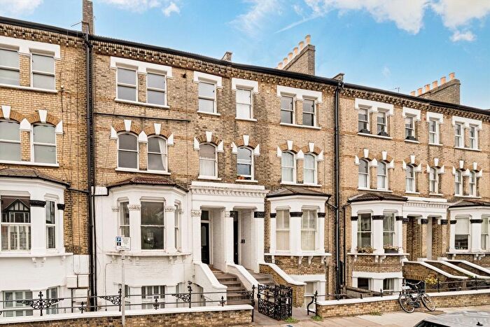 1 Bedroom Flat To Rent In St. Margarets Road, St Margarets, TW1