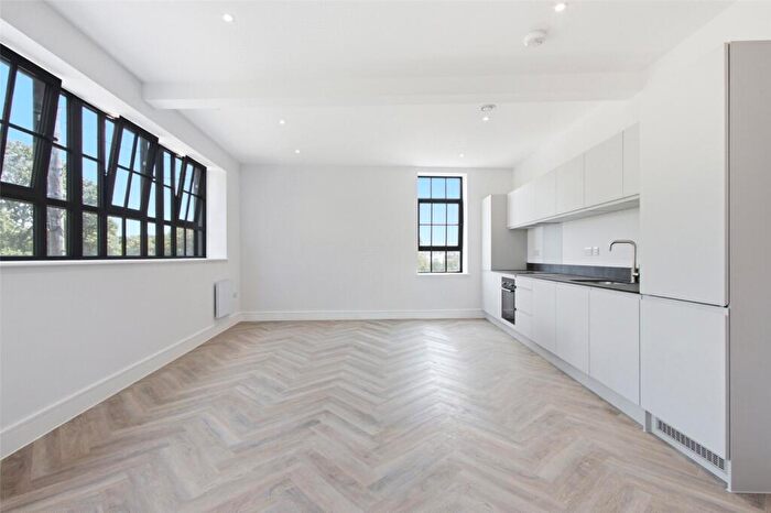 2 Bedroom Apartment To Rent In Brunswick Road, London, N11