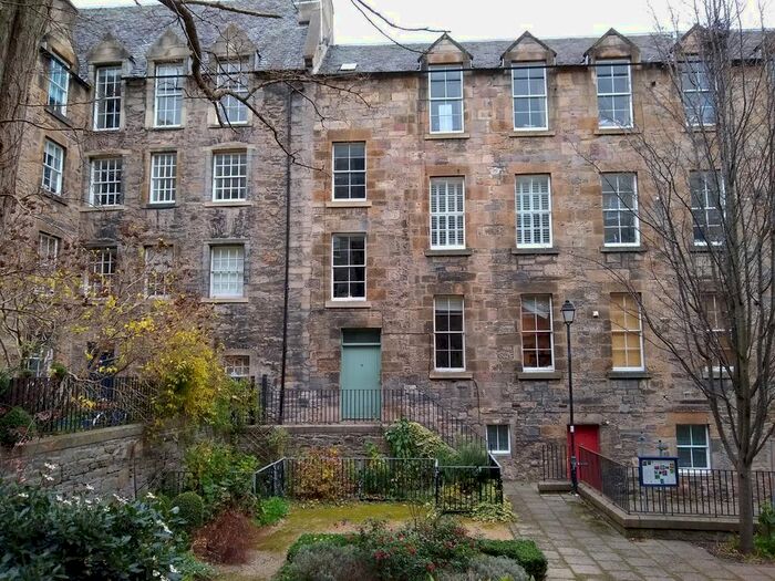 1 Bedroom Flat To Rent In Conyie House Close, Edinburgh, EH1