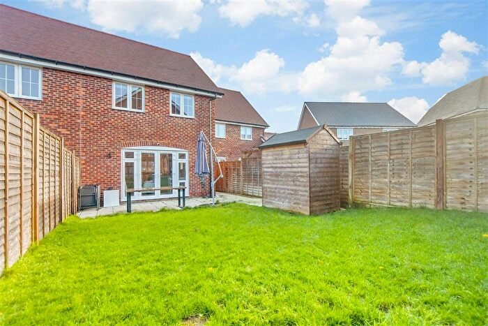 3 Bedroom Semi-detached House For Sale In Beech Gardens, Headcorn, Kent, TN27