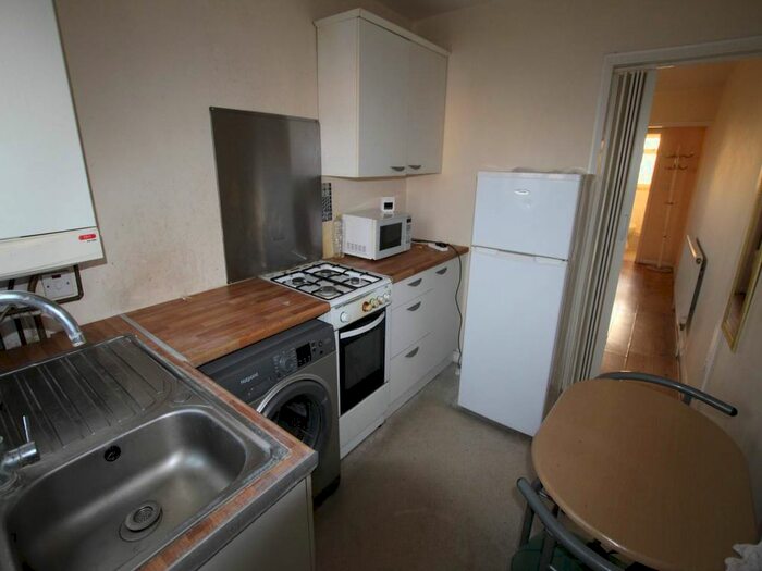 1 Bedroom Studio To Rent In Mildred Avenue, Hayes, Middlesex, UB3