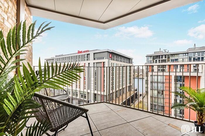 2 Bedroom Flat For Sale In Western Gateway London, E16