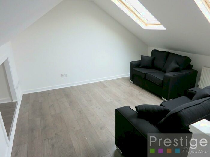 3 Bedroom Maisonette To Rent In St. Margarets Avenue, London, N15