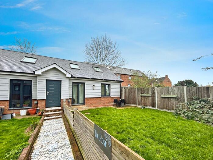 1 Bedroom Maisonette To Rent In Woolgrove Road, Hitchin, Hertfordshire, SG4