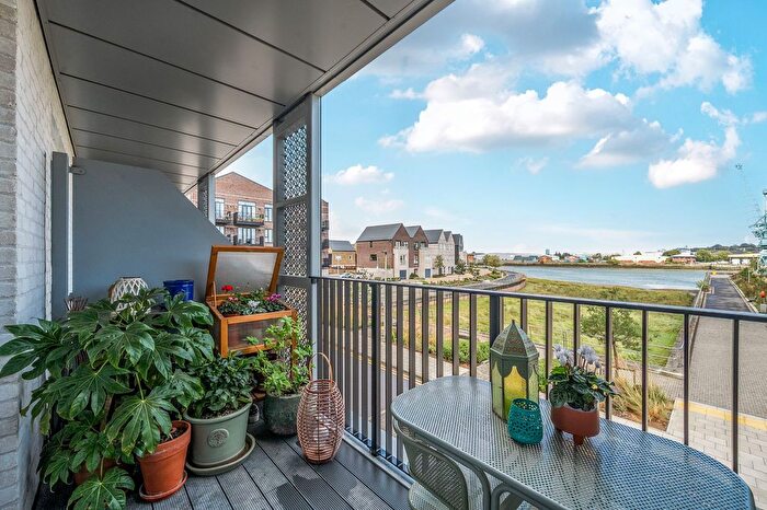 2 Bedroom Flat For Sale In Rochester Riverside, Corys Road, Rochester, Kent., ME1