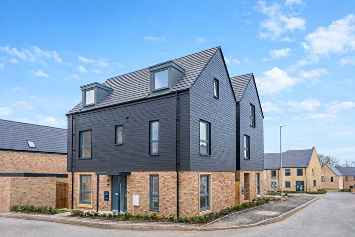 4 Bedroom Detached House For Sale In Blunsdon Hill, Blunsdon, Swindon, SN26