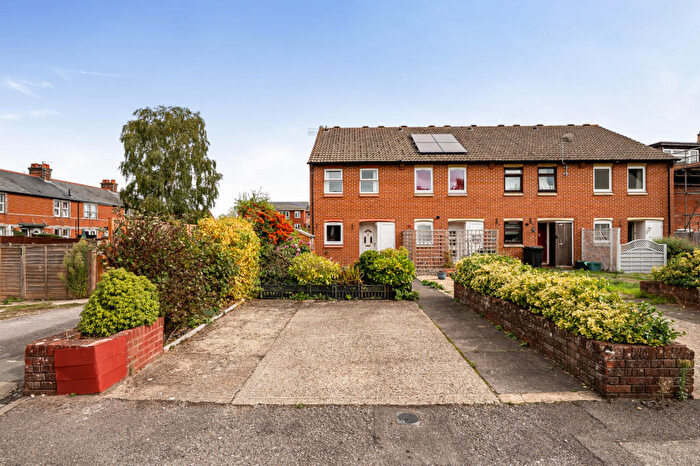 2 Bedroom End Of Terrace House For Sale In Pelican Lane, Newbury, Berkshire, RG14