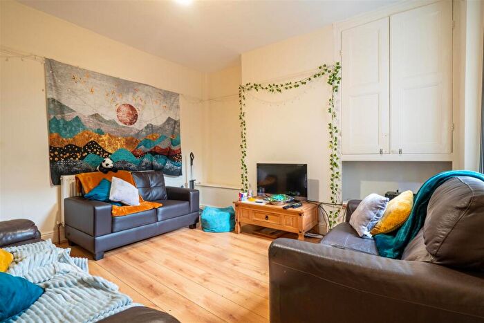 5 Bedroom House To Rent In Spring View Road, Crookesmoor, S10