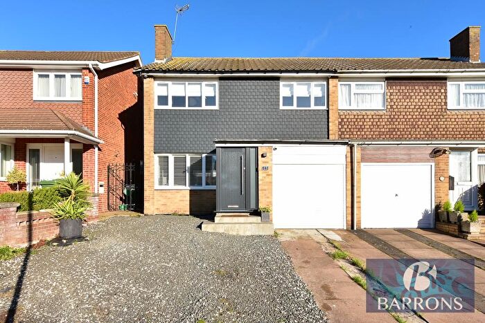 3 Bedroom Semi Detached House For Sale In Hilltop Close, West Cheshunt, EN7