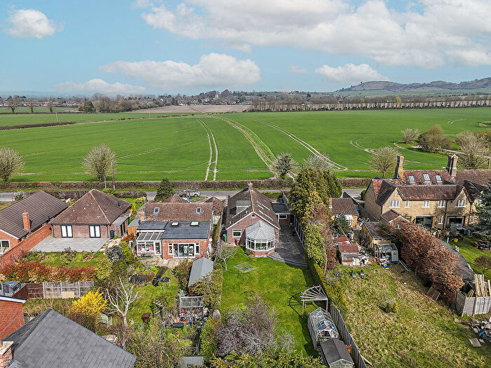 5 Bedroom Detached House For Sale In Vicarage Road, Pitstone, LU7