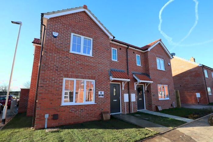 3 Bedroom Semi-Detached House To Rent In Chadwick Road, Lincoln, LN2