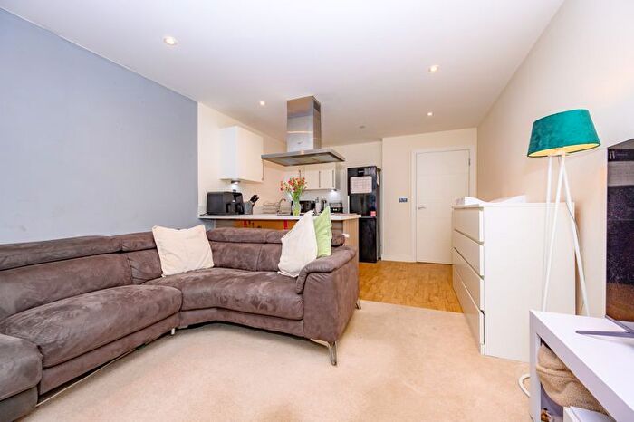 1 Bedroom Flat For Sale In Bessemer Road, Welwyn Garden City, AL7