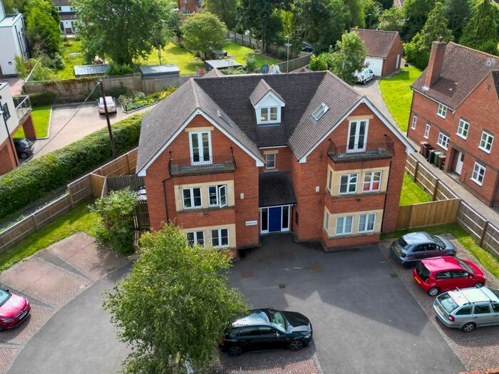 2 Bedroom Flat To Rent In Eynsham Road, Botley, Oxford, OX2