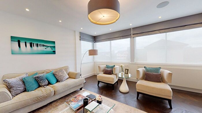 2 Bedroom Flat To Rent In Moreland Street, London, EC1V
