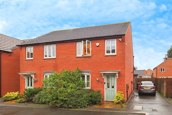 3 Bedroom Semi Detached House For Sale In Osborne Close, Hucknall, Nottingham, Nottinghamshire, NG15