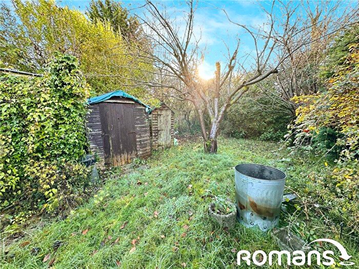 2 Bedroom Bungalow For Sale In Bannard Road, Maidenhead, Berkshire, SL6
