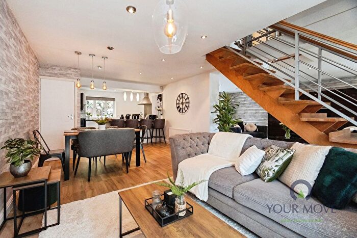 4 Bedroom Detached House For Sale In Higher Fullwood, Oldham, Greater Manchester, OL1
