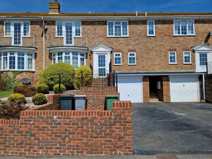 4 Bedroom Terraced House To Rent In Larkhill, Bexhill-On-Sea, TN40