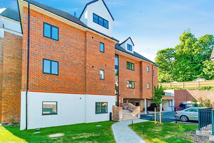 1 Bedroom Flat For Sale In John George Apartments, Purley, CR8