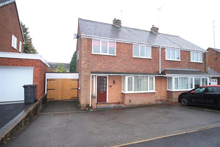 3 Bedroom Semi-Detached House To Rent In Tennyson Road, Headless Cross, B97