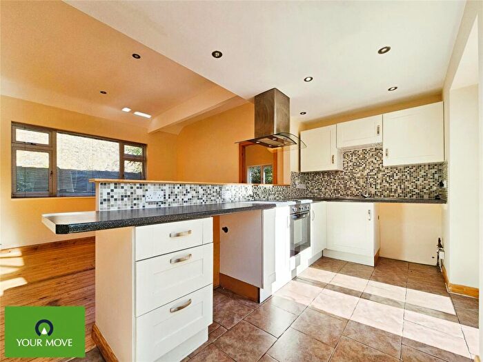 2 Bedroom Bungalow For Sale In Crescent Road, Ramsgate, Kent, CT11
