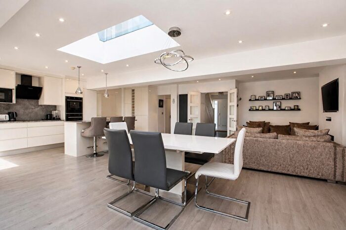 4 Bedroom Semi-Detached House For Sale In Lullington Garth, Borehamwood, WD6