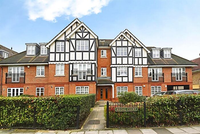 2 Bedroom Flat To Rent In Holders Hill Road, Mill Hill, NW7