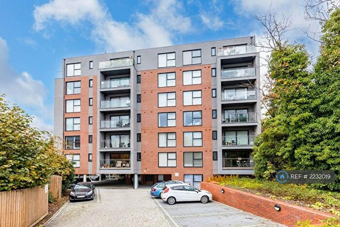 2 Bedroom Flat To Rent In Statum, Bournemouth, BH1