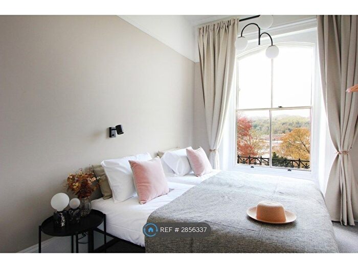 3 Bedroom Flat To Rent In Victoria Park, Dover, CT16