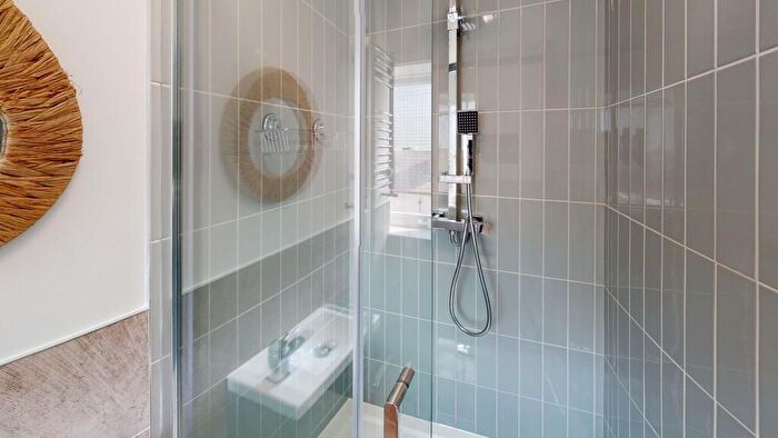 9 Bedroom House To Rent In Warwards Lane, Birmingham, B29