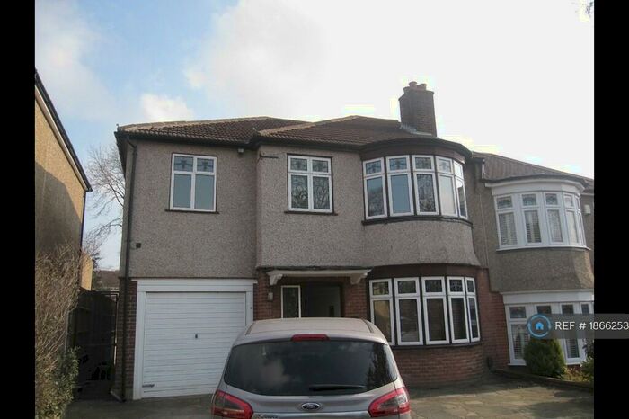 4 Bedroom Semi-Detached House To Rent In Murray Avenue, Bromley, BR1