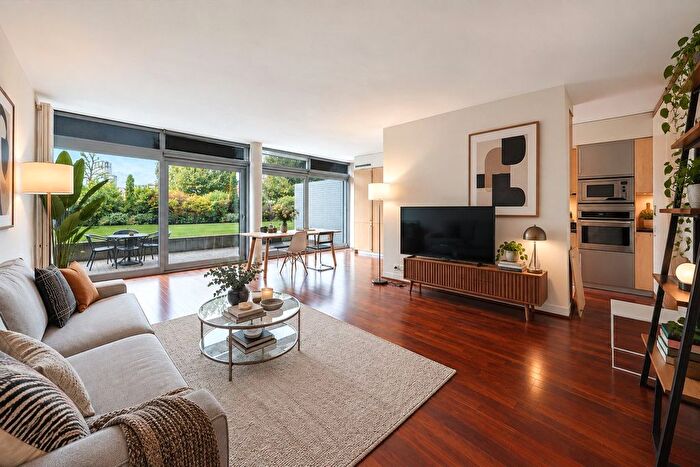 2 Bedroom Flat For Sale In Battersea Church Road, Battersea, SW11