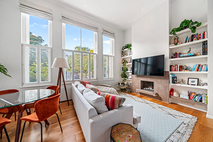 2 Bedroom Apartment To Rent In Cathcart Road, Chelsea, SW10