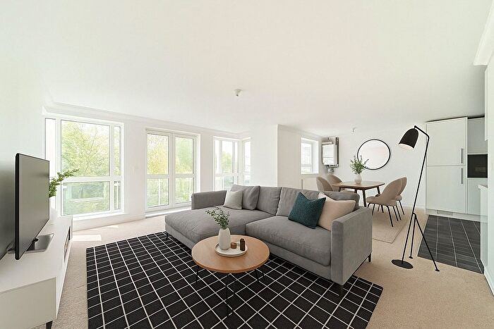 2 Bedroom Flat For Sale In Wheeler Place, Bromley, Kent, BR2