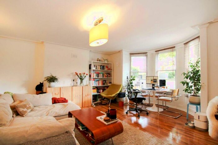 1 Bedroom Flat To Rent In St. James Terrace, Balham, SW12