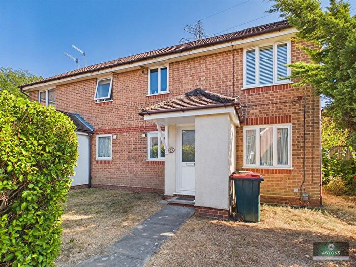1 Bedroom Flat For Sale In Walker Road, Maidenbower, RH10